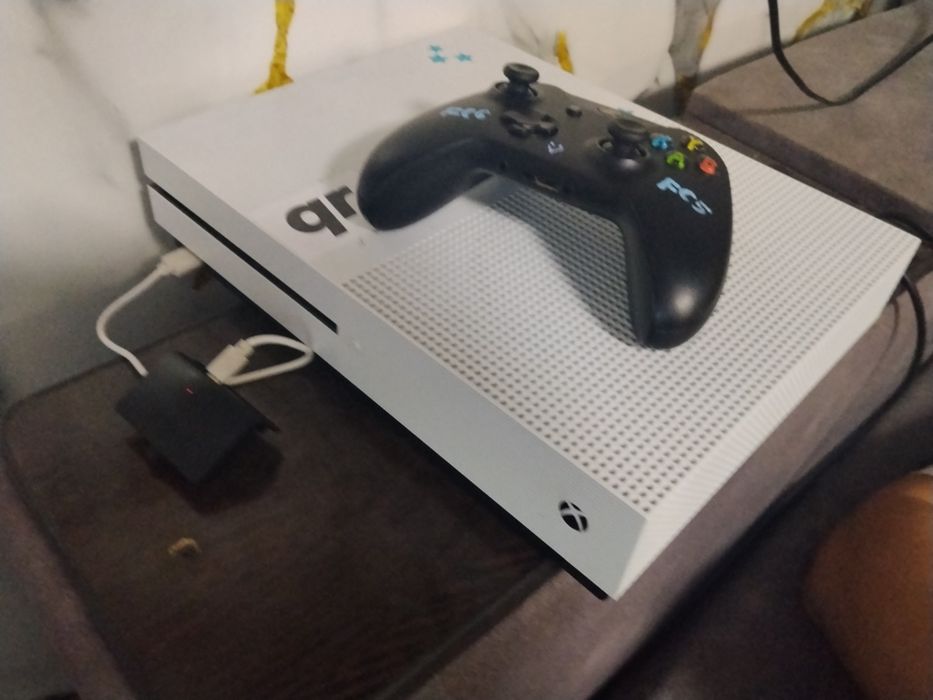 продам xbox one s