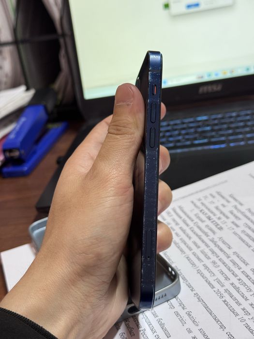 Продаю Iphone 12