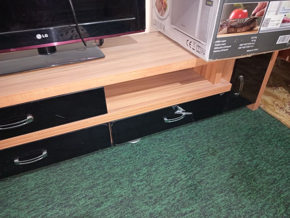 Срочно продаётся подставка под телевизор новый состояние отличное
