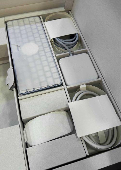 как новый iMac 24 m4 8CPU/ 16Gb / 8GPU/ 256Gb Blue