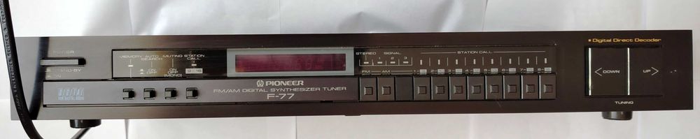 Цифров AM/FM радиотунер Pioneer F-77