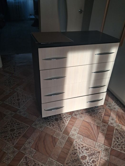 Продам тумбочку состояние хорошее