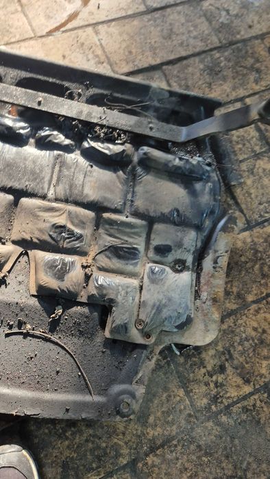 Scut motor din metal pt vw passat B7