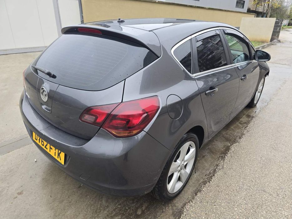 Opel Astra J 2012г 1.6 116 к.с. На части