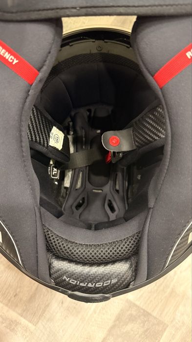 Шлем Scorpion 1400 carbon карбоновый