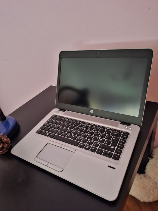 HP EliteBook 14"    16GB.  256 SSD