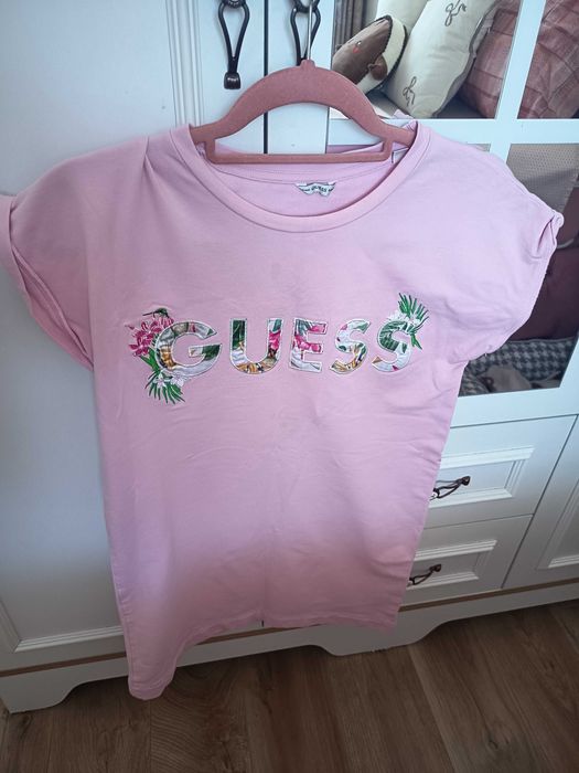Рокля детска на марката Guess