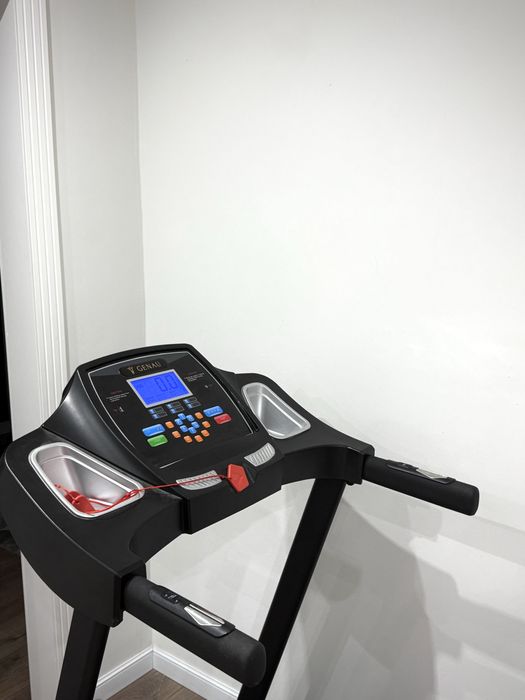 Продам беговую дорожку GENAU TR50