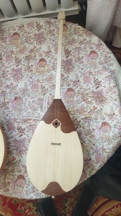 Домбыра  сатылады