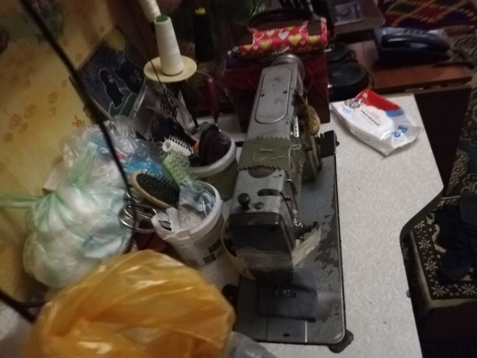 Продам швеиныи машина