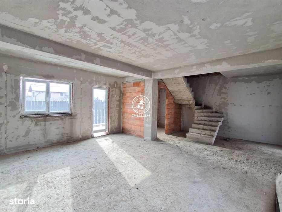 Case insiruite , 4 camere , P+1E - central in Valea Lupului