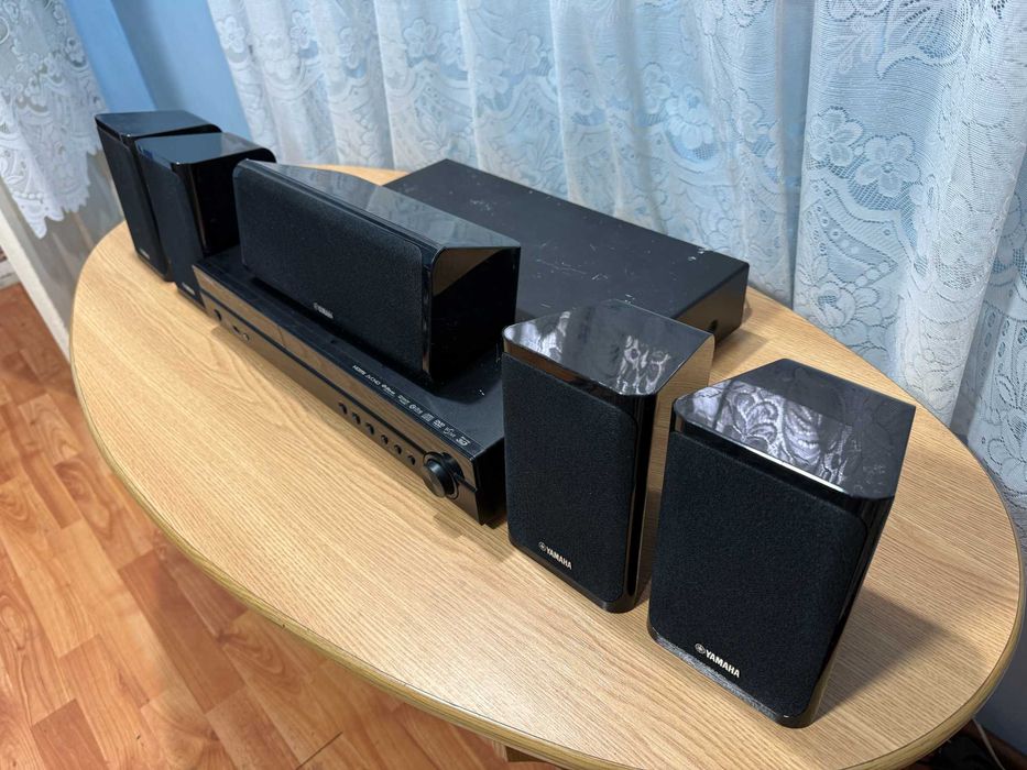 Amplificator-AV recivier,YAMAHA 5.1-USB,Blu-Ray,internet,telecomanda