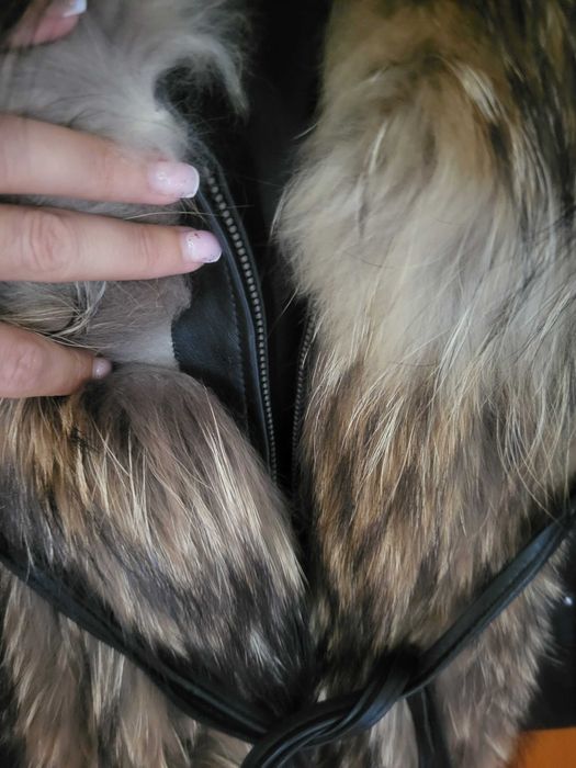 Естествена кожа с яка от лисица