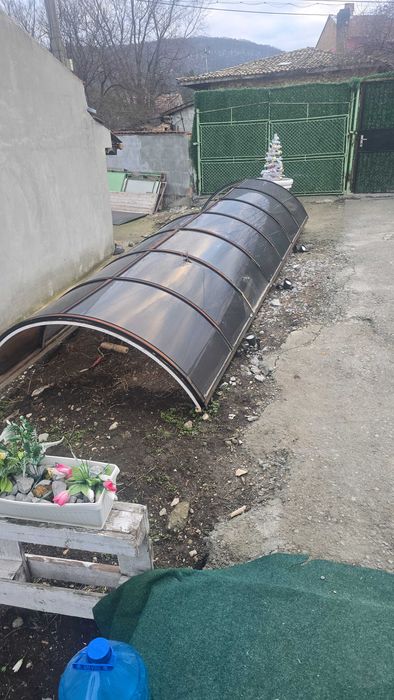 Навеси за градината или гараж