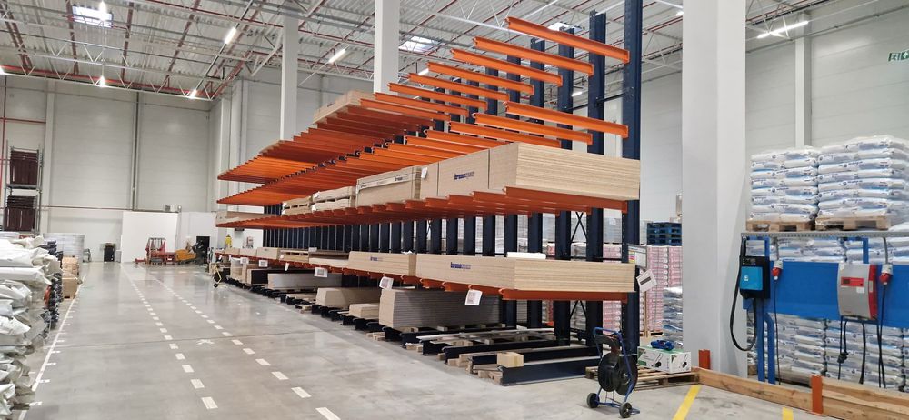 Rafturi metalice pentru depozitare