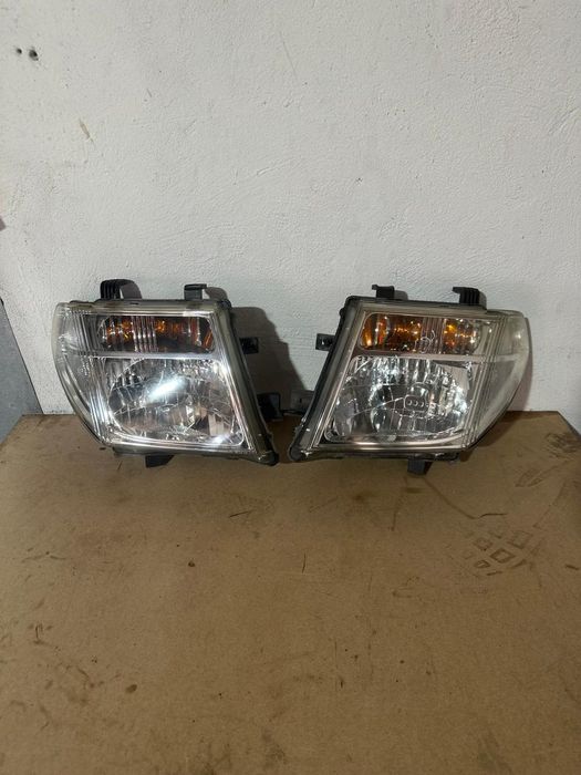 Фары передние Nissan Pathfinder r51