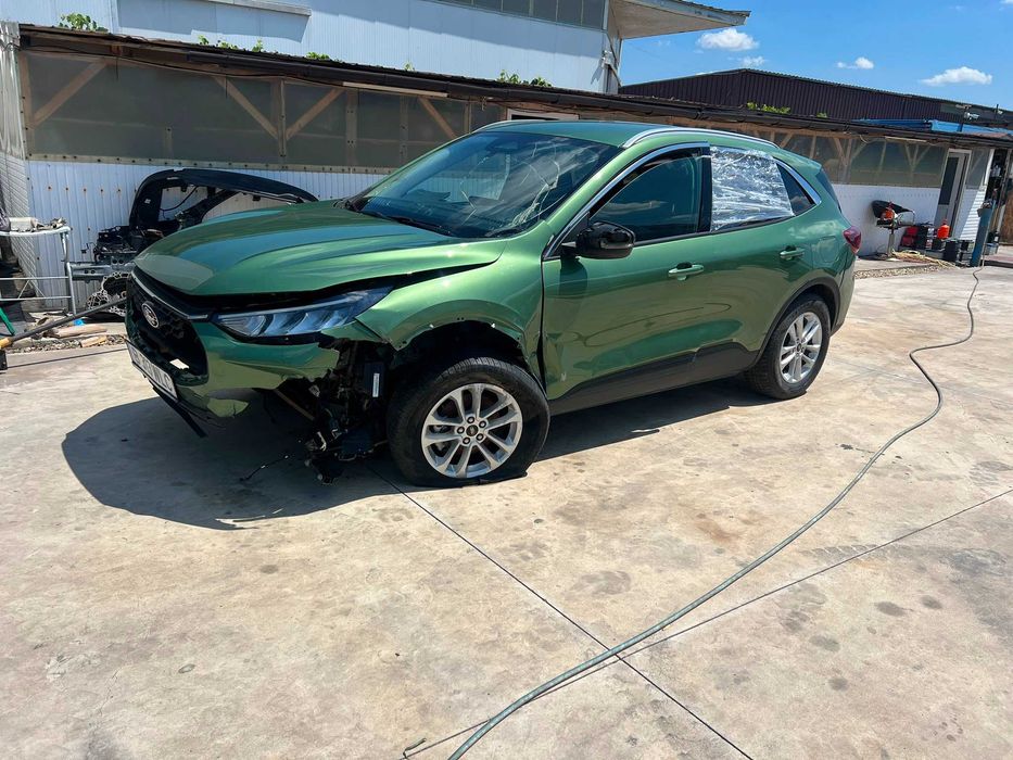 FORD Kuga 2025 — imagine 2