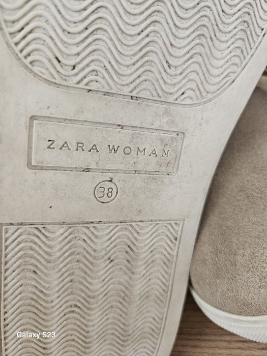 Ghete ZARA. Marimea 38.45 lei