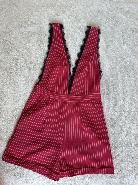 Къс червен сукман/гащериозн с дантела