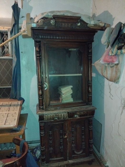 Антиквариат шкаф и стол чертежный