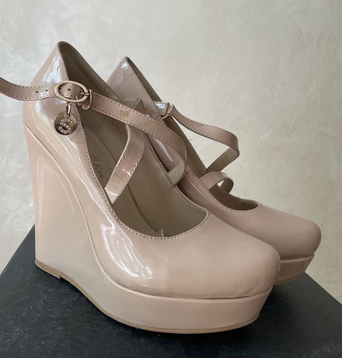 Продаю туфли