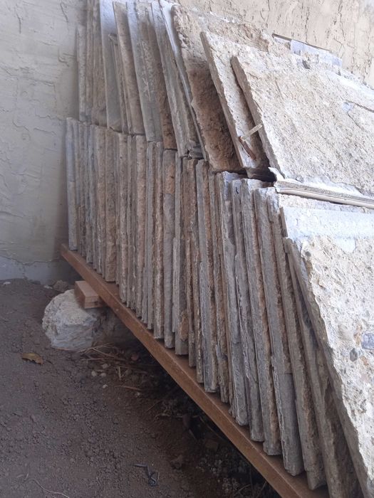 Gresie de exterior culoar maro, scoasă de pe terasa