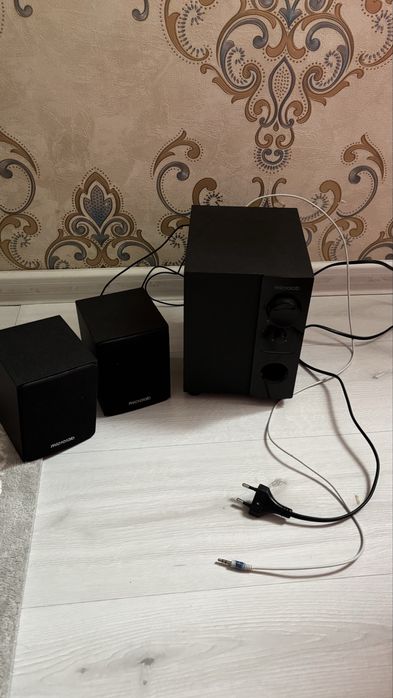 Продам колонки Microlab