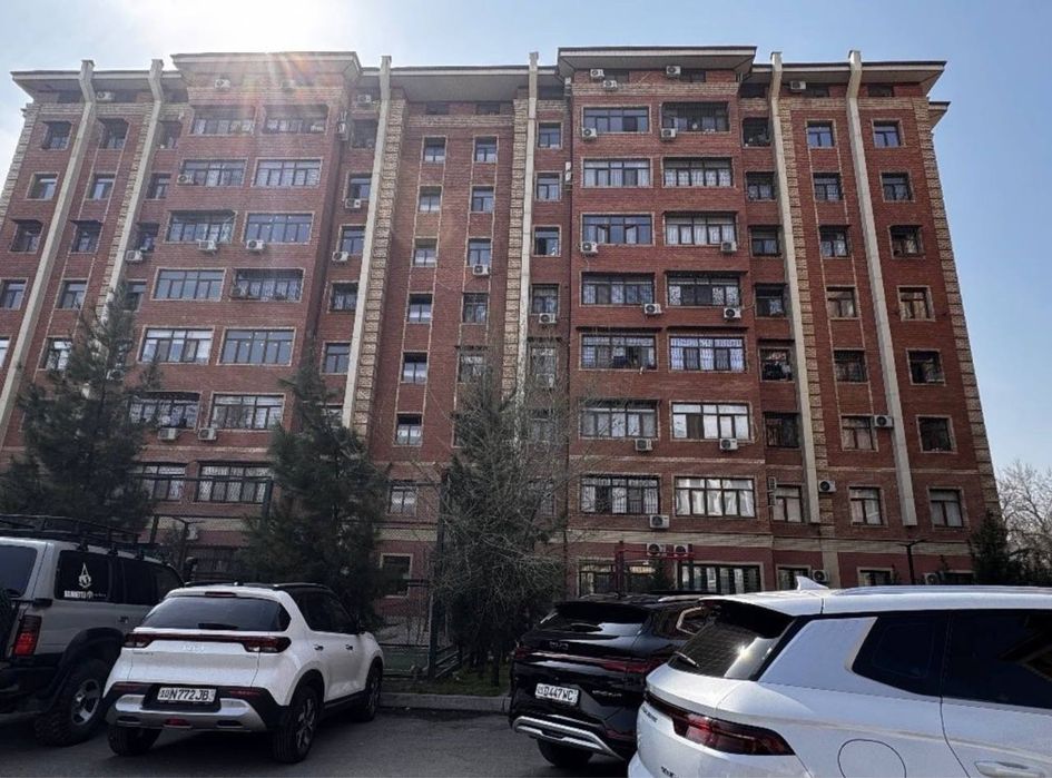 Срочно продается 3/5/8 ялангач Умид спорт-комплекс