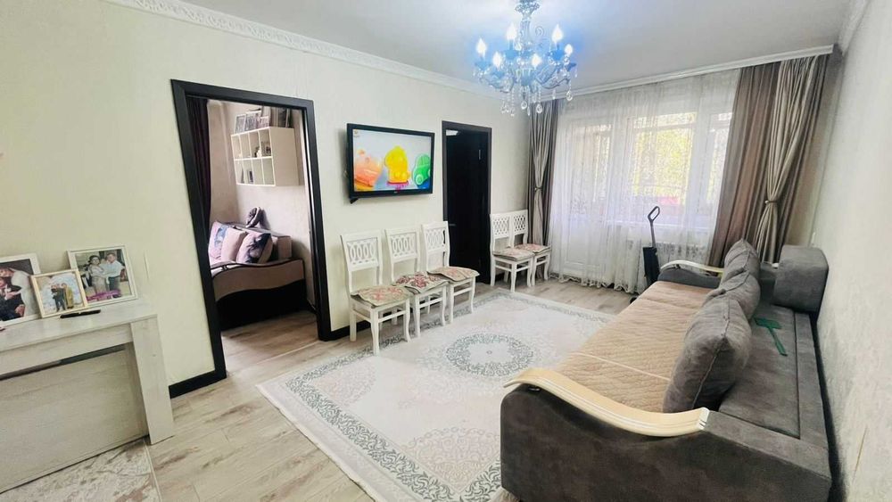 Продам 4комн на 16мкр 2 этаж