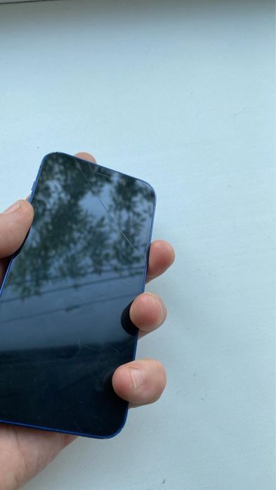 Срочно обмениваю айфон 12 мини