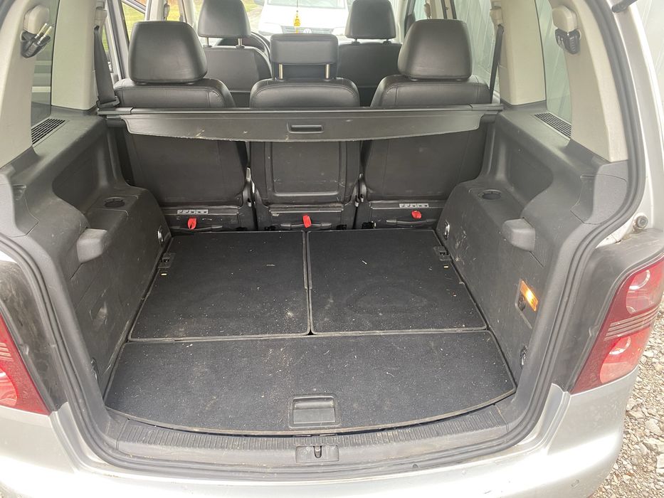 VW Touran 2.0TDI 140 к.с Facelift на ЧАСТИ