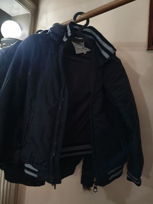 Продаю мальчиковые куртки и безрукавка