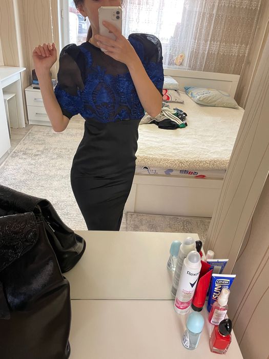 Красивое женское платье