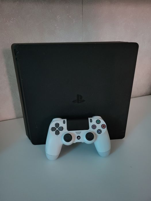 PlayStation 4 Slim