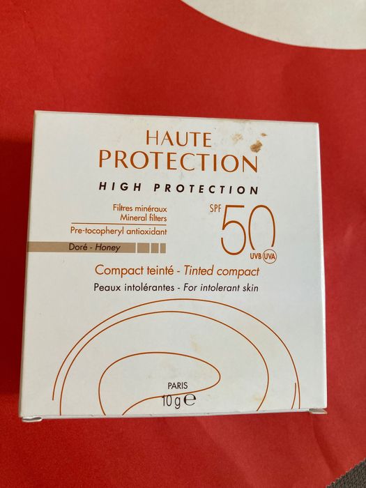 Минерална крем - пудра Аvene, G. Armani