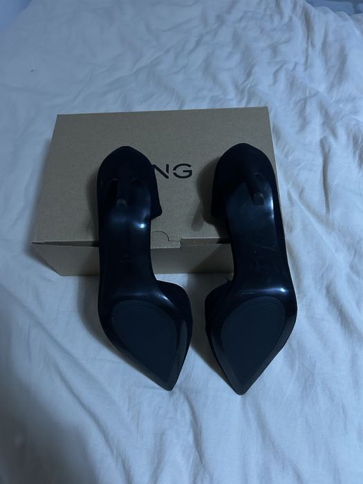 Черни токчета Mango