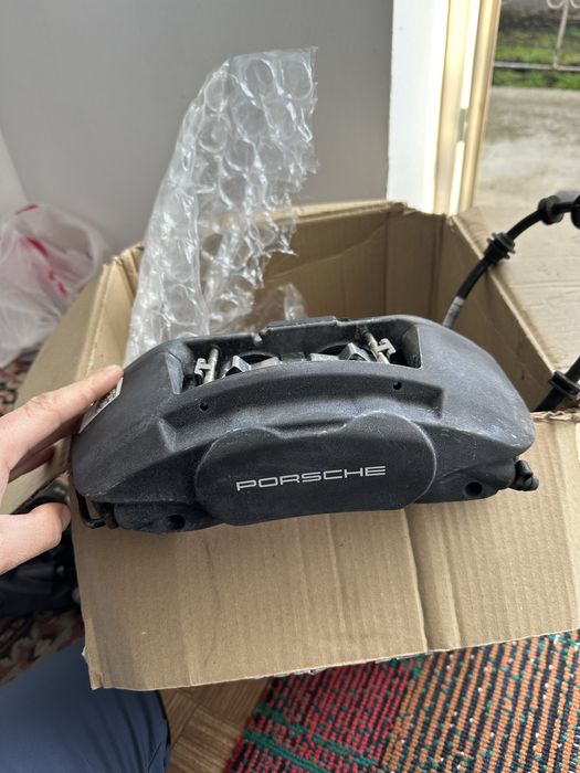 Спирачени апарати от Porsche Macan Brembo 345x30 мм