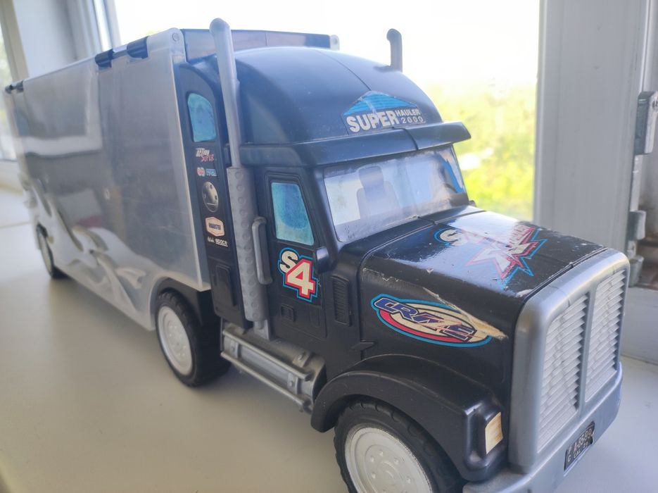 Кейс трейлер для хранения моделей машин