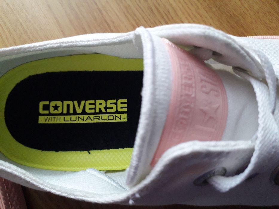 Converse UK alb roz All Star Chuck Taylor Lunarlon - adidas Tenisi barbati