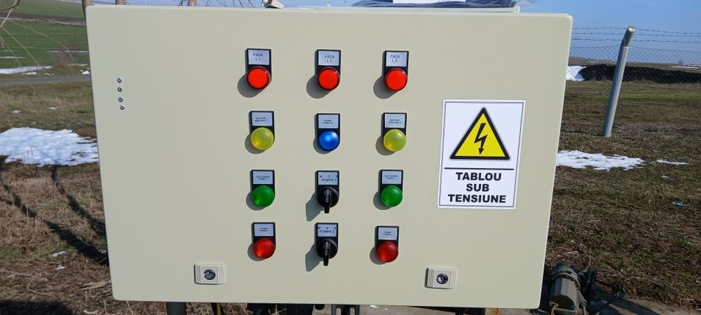 Automatizare pompe / spălătorie auto / instalații industriale – panou PLC Siemens