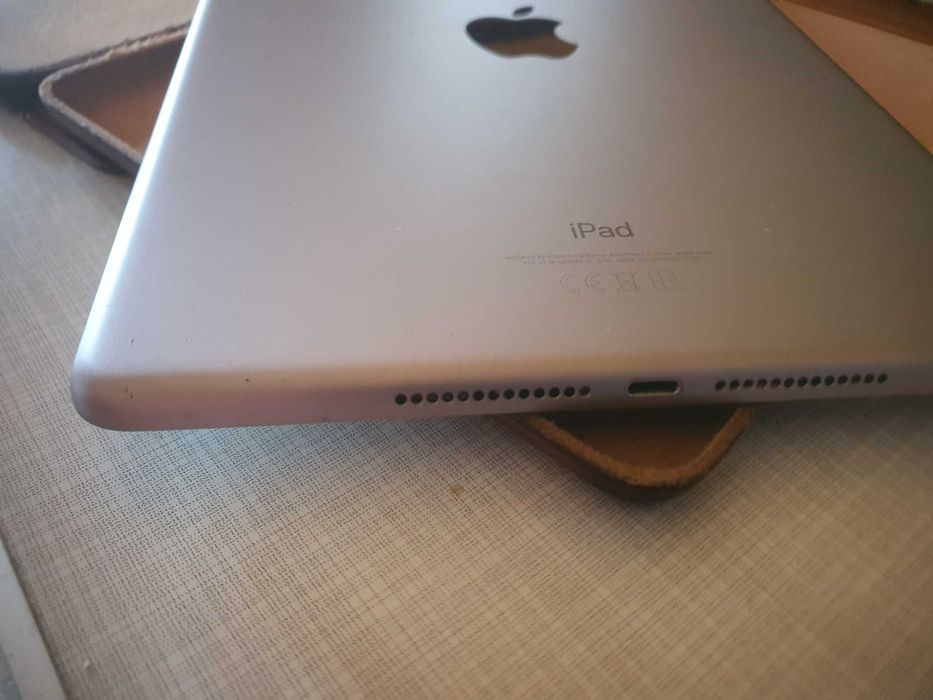 Apple iPad 6 WiFi 32GB 9.7 Model A1893