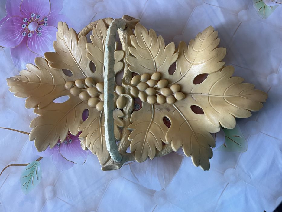 Стеклянная  ваза, Корзинка