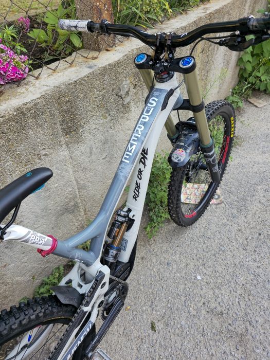 Commencal Supreme 27.5 2020г. М размер Fox 40 Elite, Fox Shox Kashima Float X2 Алуминиев Downhill велосипед