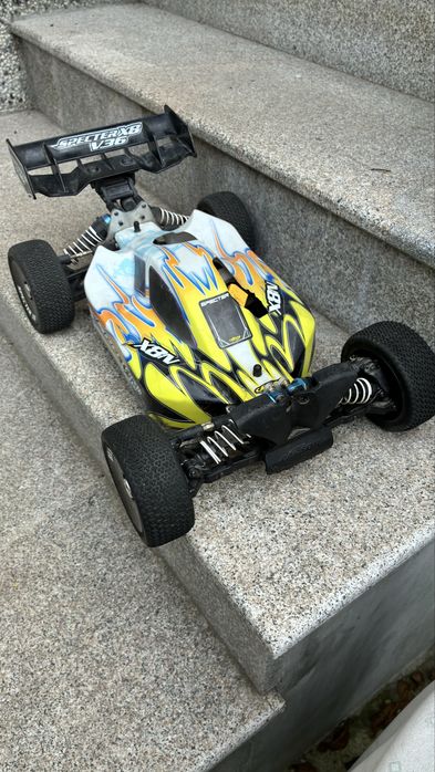 RC 1/8 carson бъги