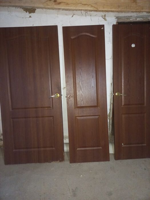 Продам двери межкомнатные б.у