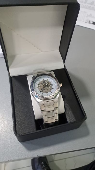 Сағат зор істеп тұр