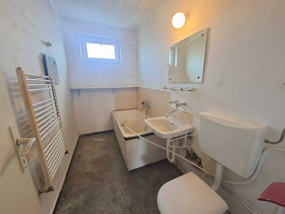 Aleea Biruintei 2 camere si balcon etaj 4 apartament de vanzare Mihai Viteazul Cedonia