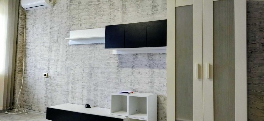 Собственик дава под наем 2-ен апартамент в топ център