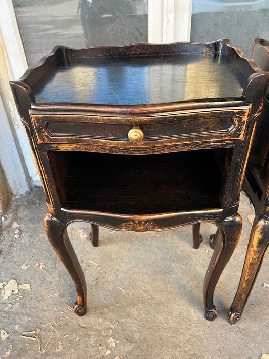 Noptiere baroc,recent restaurate!