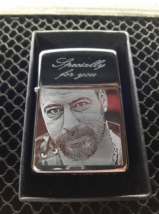 Страхотен подарък! Запалка гравирана по избор на клиента